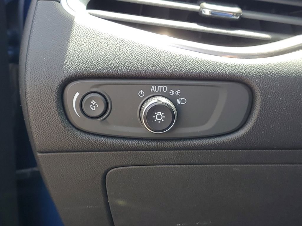 Used 2019 Blue Chevrolet Premier image 19
