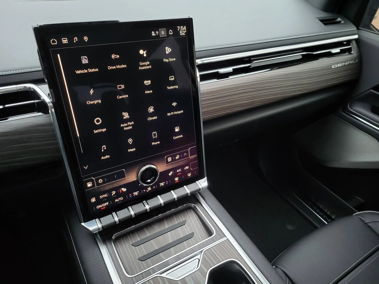 2024 GMC Sierra EV Denali - Photo 9