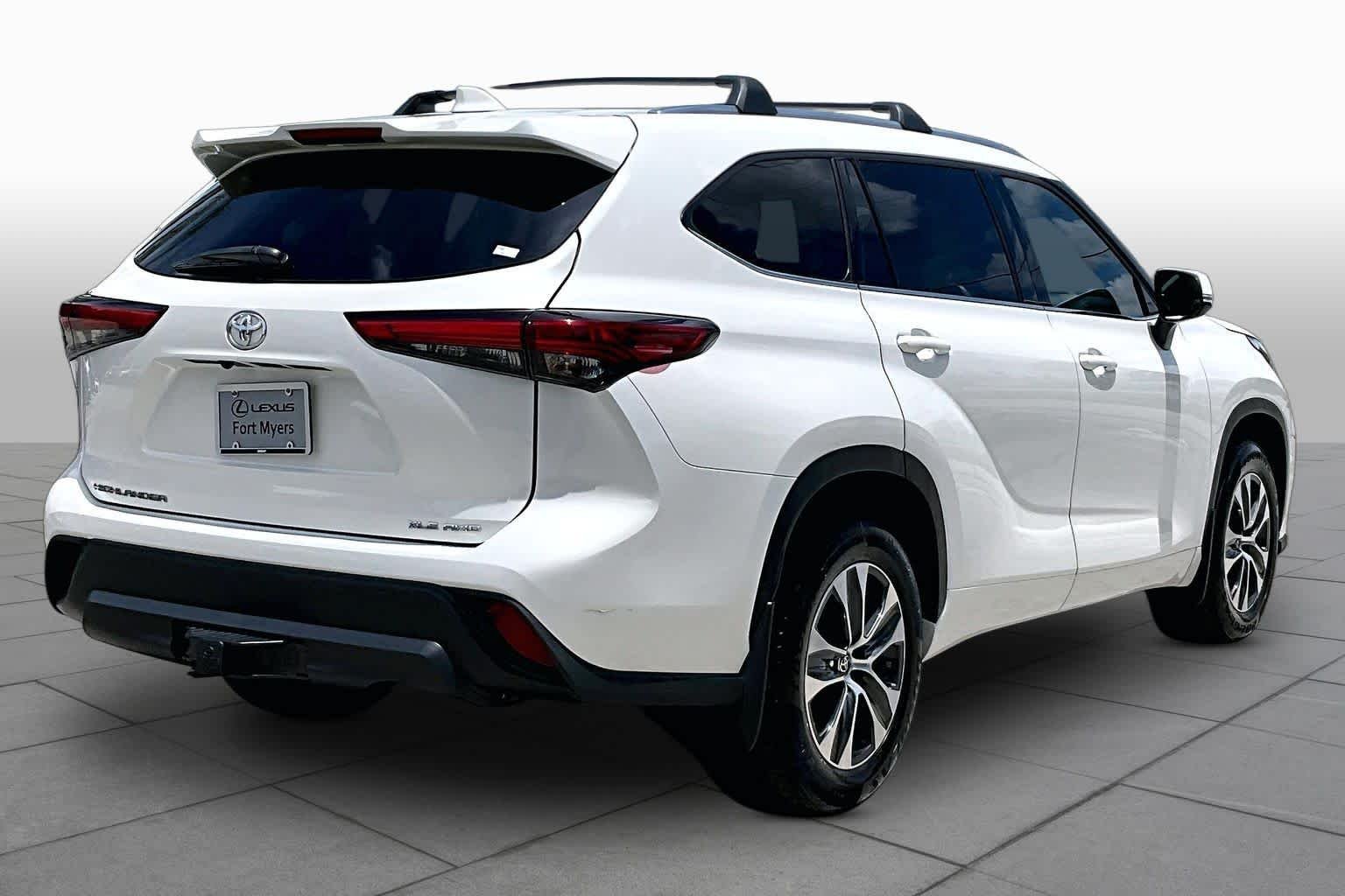 Used 2021 Blizzard Pearl Toyota XLE image 13
