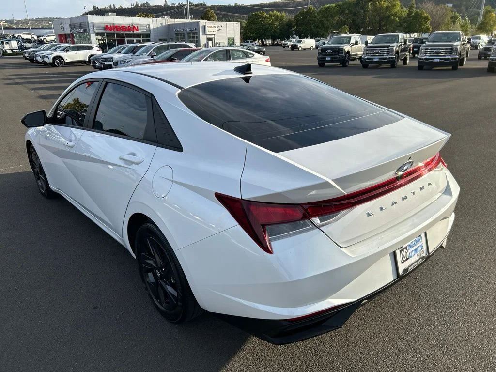 Used 2022 Gray Hyundai SEL image 8