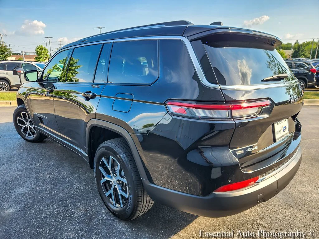 Used 2023 Black Jeep Limited image 6