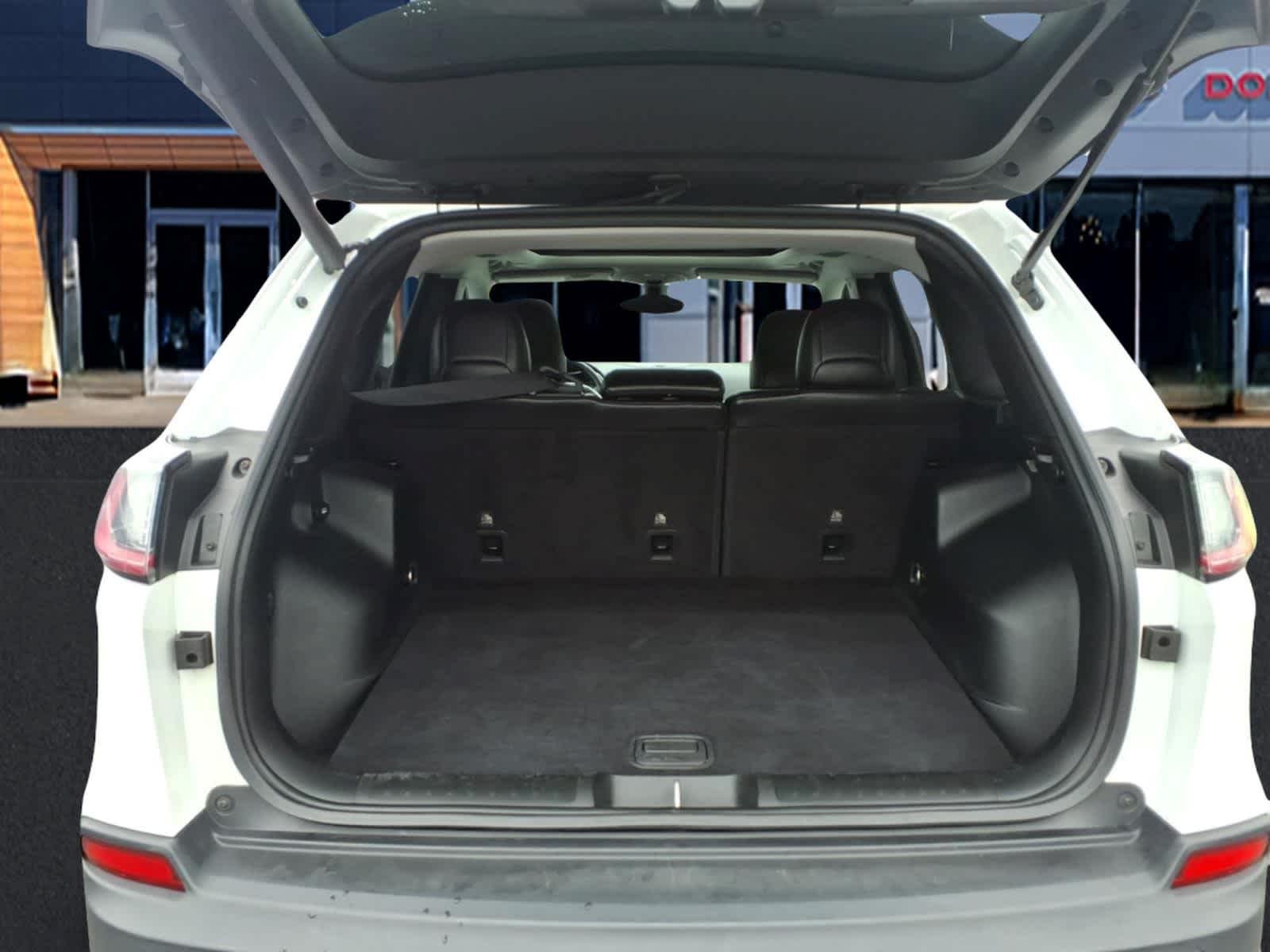 Used 2019 Bright White Clearcoat Jeep Limited image 10