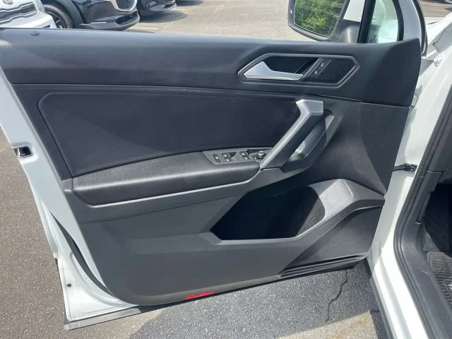 Used 2019 White Volkswagen 2.0T SE image 11