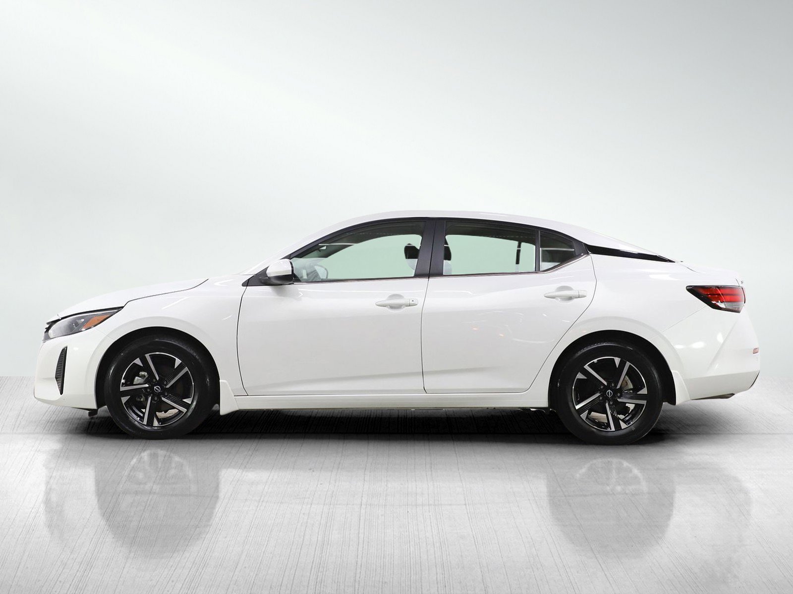 Used 2025 Nissan Sentra SV with VIN 3N1AB8CV5SY335836 for sale in Burnsville, Minnesota