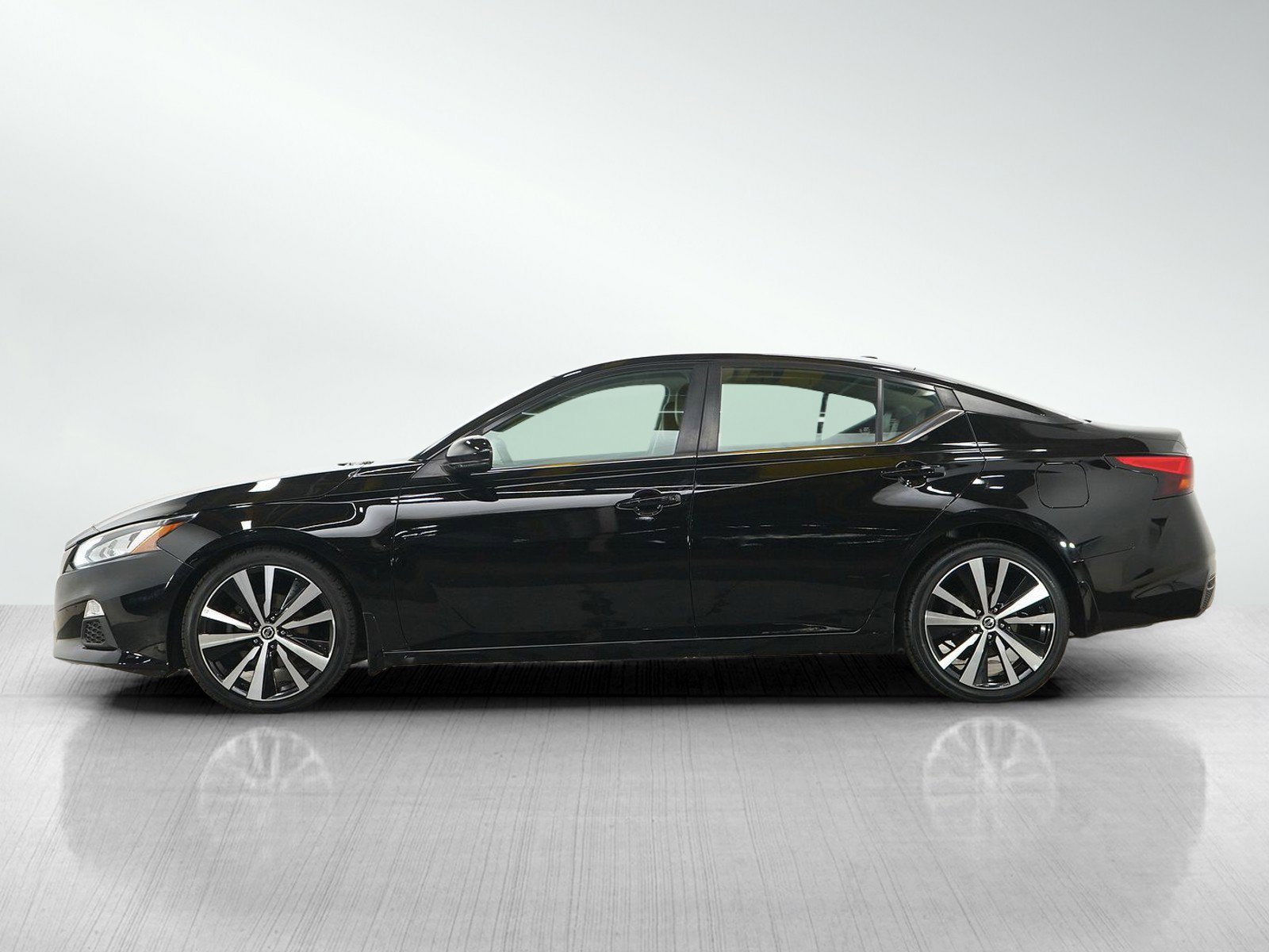 Used 2020 Nissan Altima SR with VIN 1N4BL4CW9LC127636 for sale in Minneapolis, Minnesota