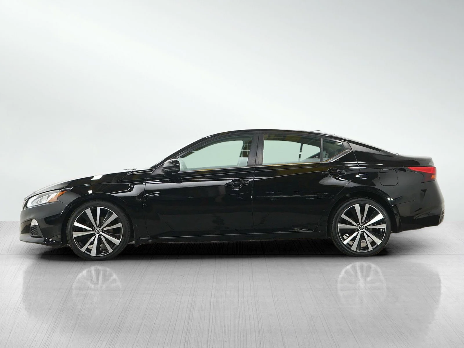 Used 2020 Nissan Altima SR with VIN 1N4BL4CW9LC127636 for sale in Minneapolis, Minnesota