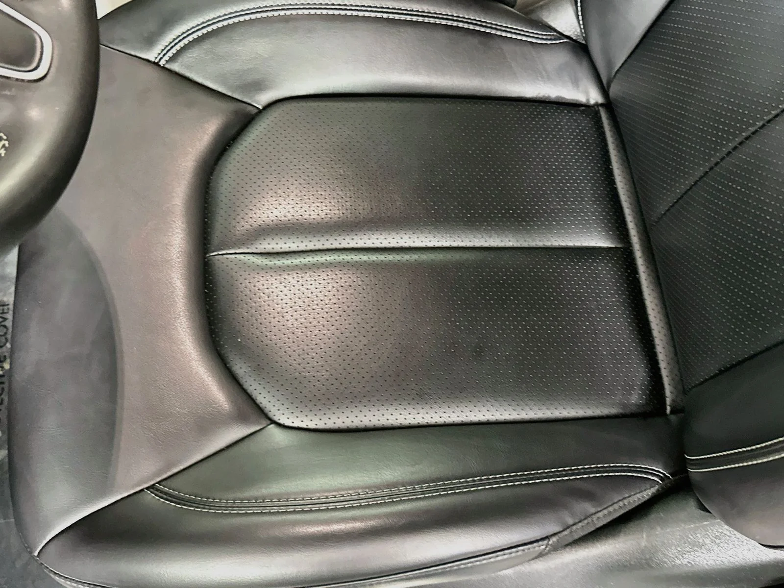 Used 2023 Brilliant Black Crystal Pearlcoat Chrysler Touring L image 19
