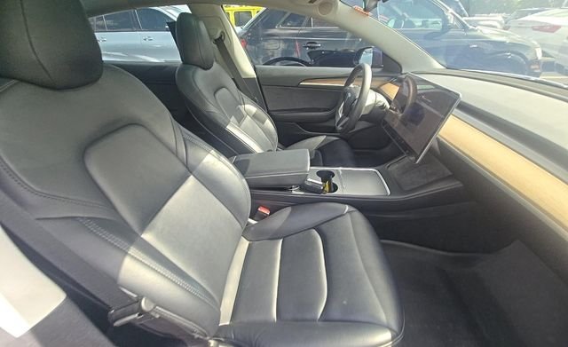 Used 2022  Tesla Base image 13