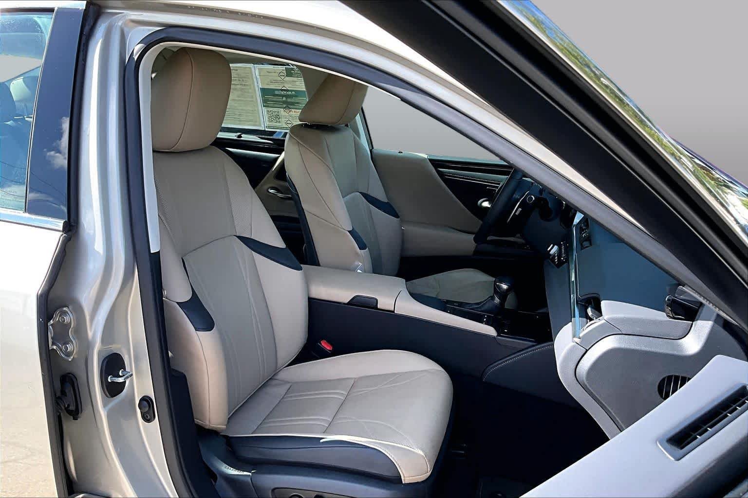 Used 2021 Moonbeam Beige Metallic Lexus Ultra Luxury image 9
