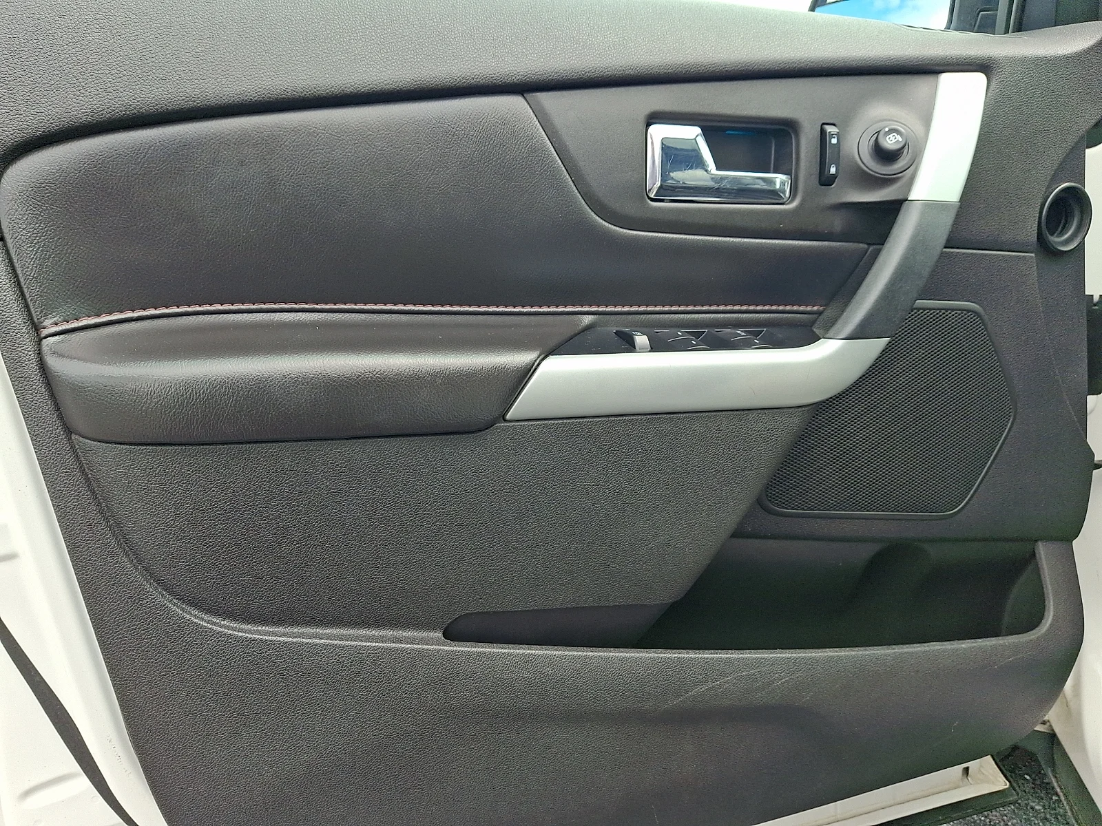 Used 2013 White Platinum Tri-Coat Metallic - UG Ford Limited image 12