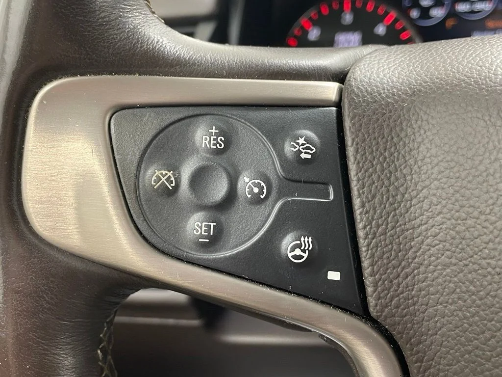 Used 2015 Gray GMC Denali image 34