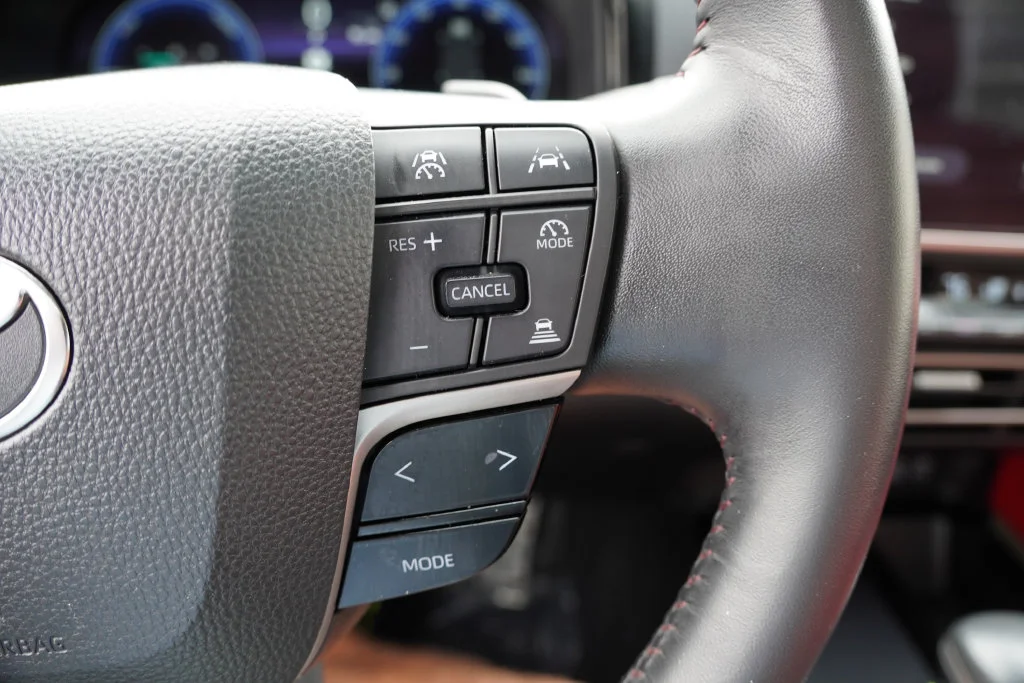 Used 2025 Pearl Toyota XSE image 31