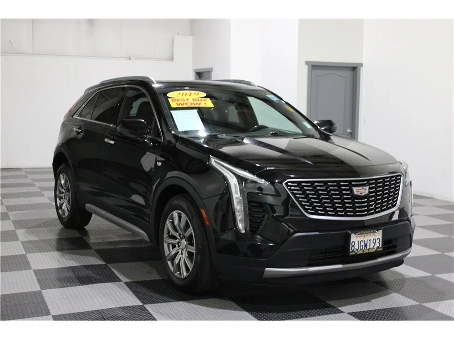 Used 2019 Stellar Black Metallic Cadillac FWD Premium Luxury image 3
