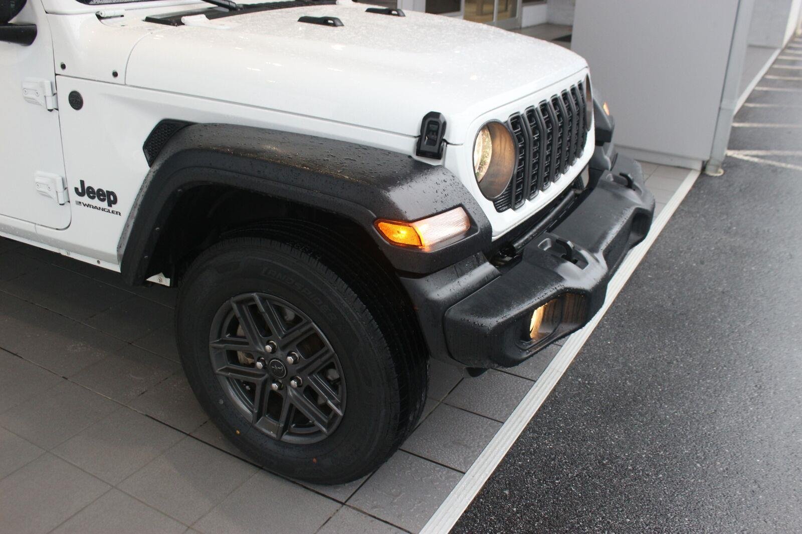 Used 2024 Whyte Jeep Sport S image 8