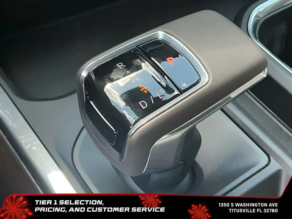 New 2026 Glacier White Tricoat GMC SLT image 41