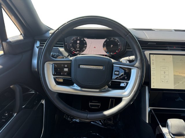 Used 2025 Ostuni Pearl White Premium Metallic Land Rover SE image 13
