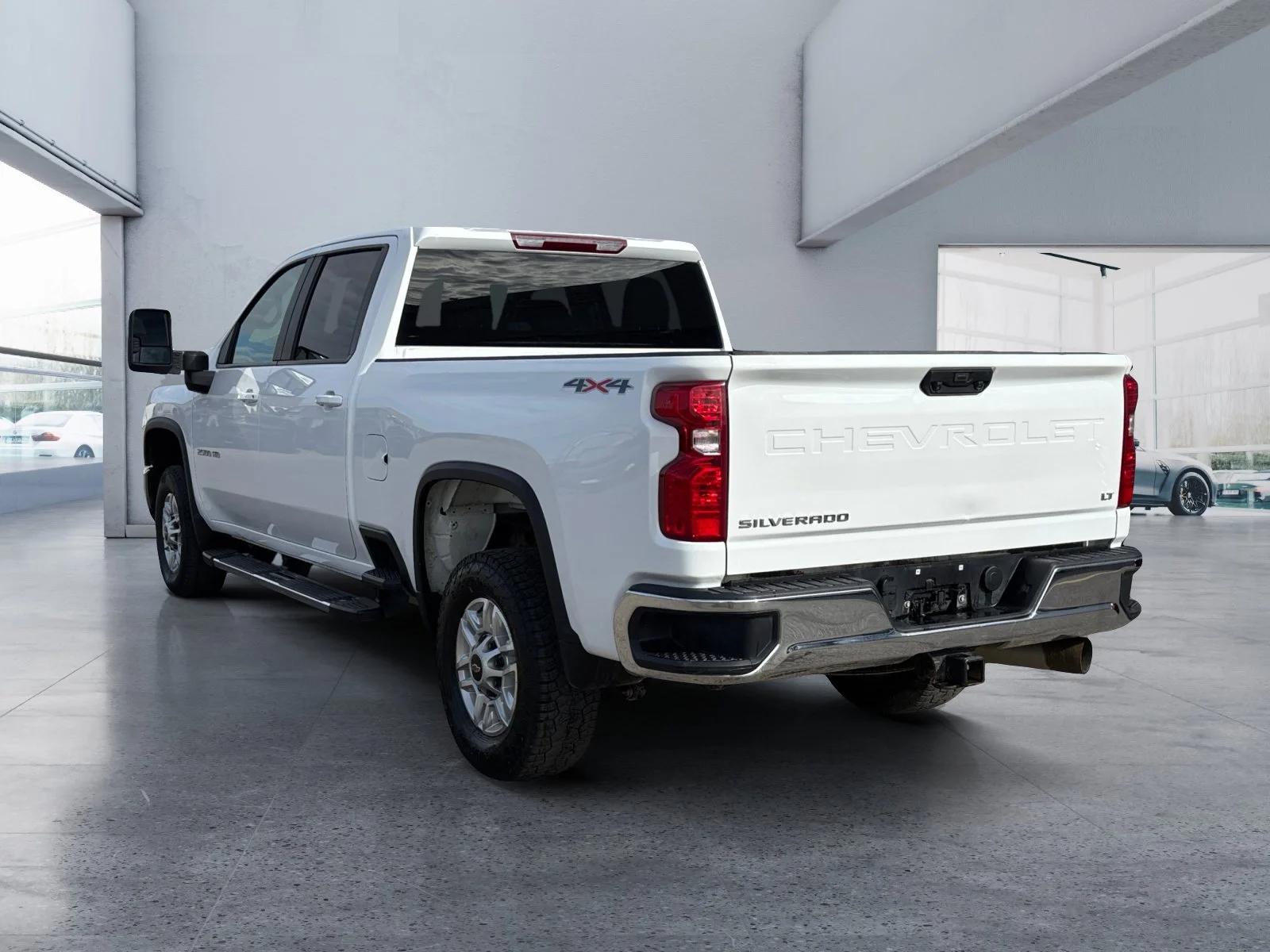 Used 2025 Summit White Chevrolet LT image 3