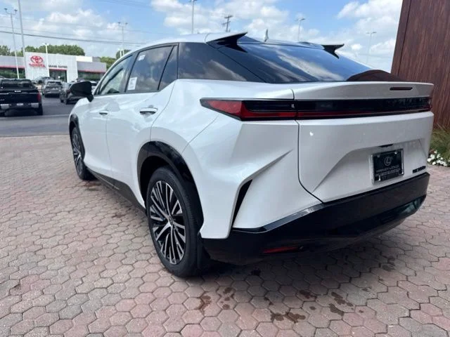 2026 Lexus RZ Premium - Photo 11