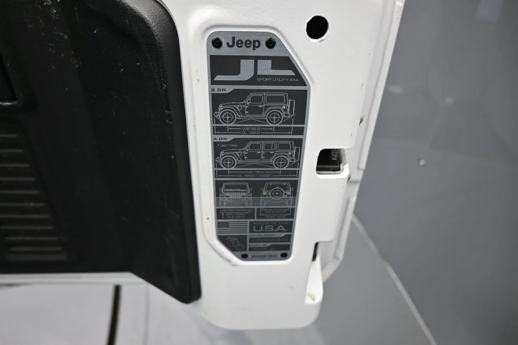 Used 2022 Bright White Clearcoat Jeep Unlimited Sport Altitude image 40
