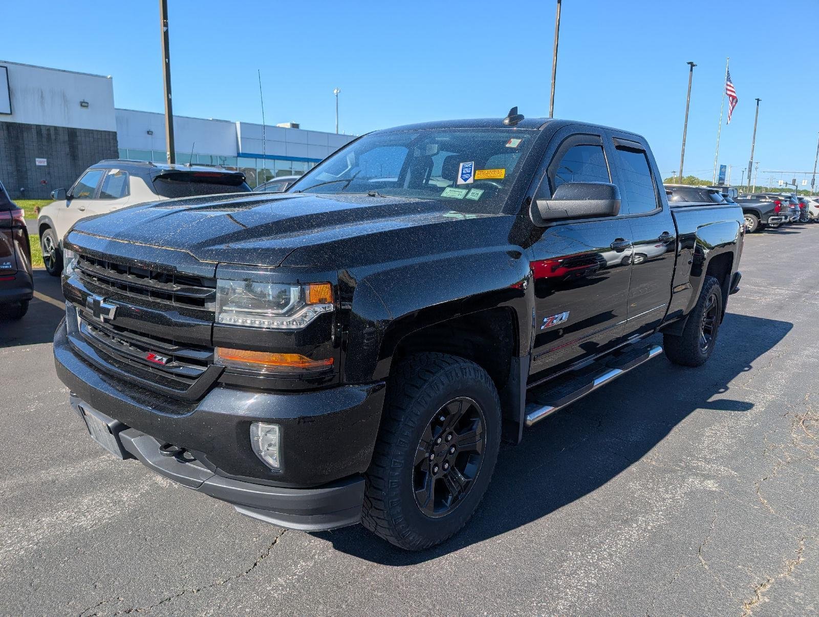 Used 2018 BLACK Chevrolet LT image 4
