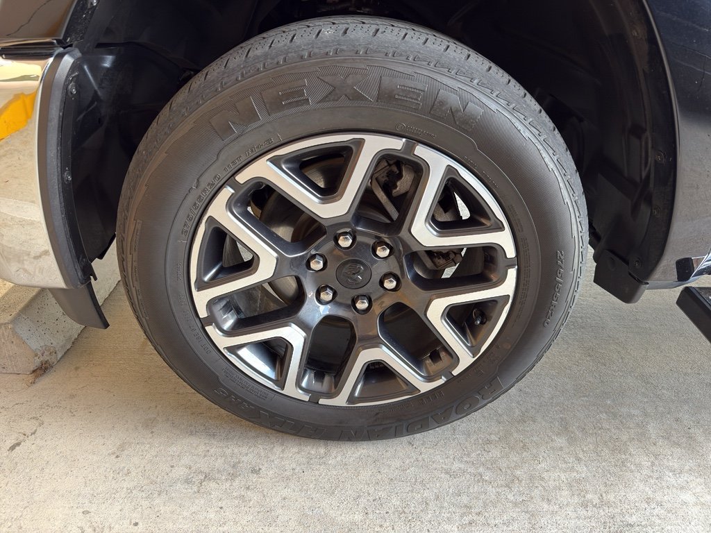 Used 2025 Diamond Black Crystal Pearlcoat Ram Laramie image 29