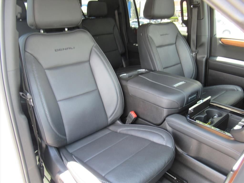Used 2025 Summit White GMC Denali image 8