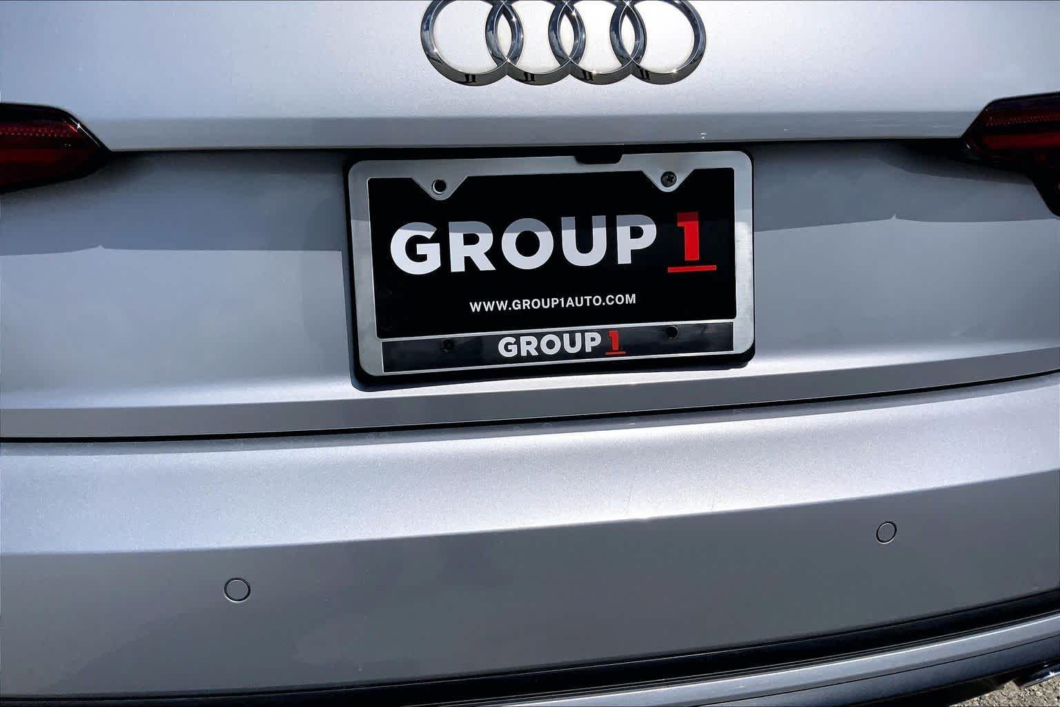 Used 2019 Florett Silver Metallic Audi Titanium Premium image 10
