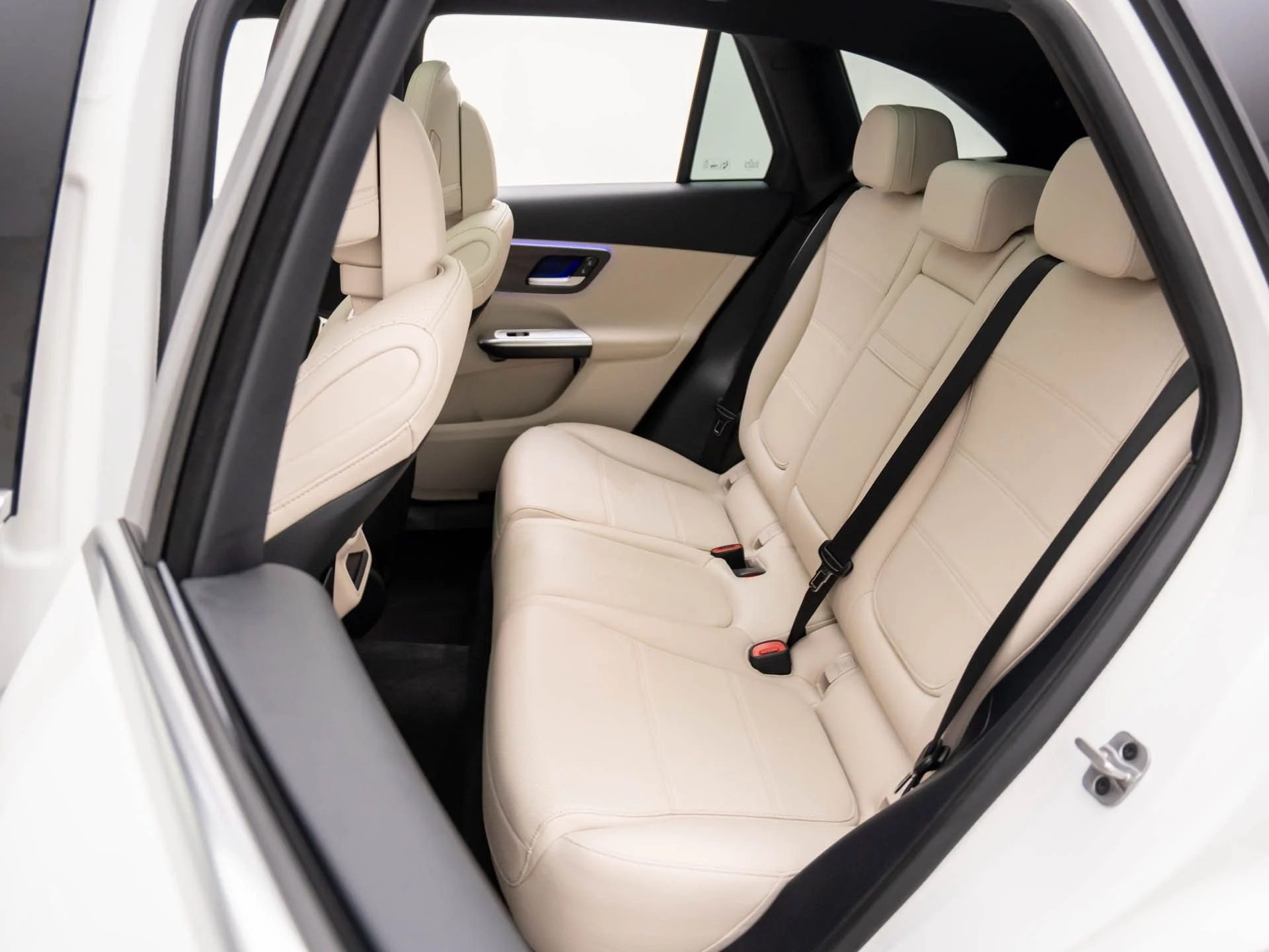 New 2026 White Mercedes-Benz GLC 300 image 15