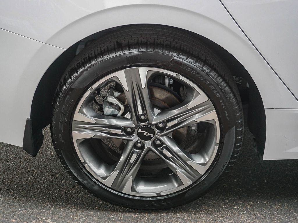 Used 2024 White Kia EX image 9
