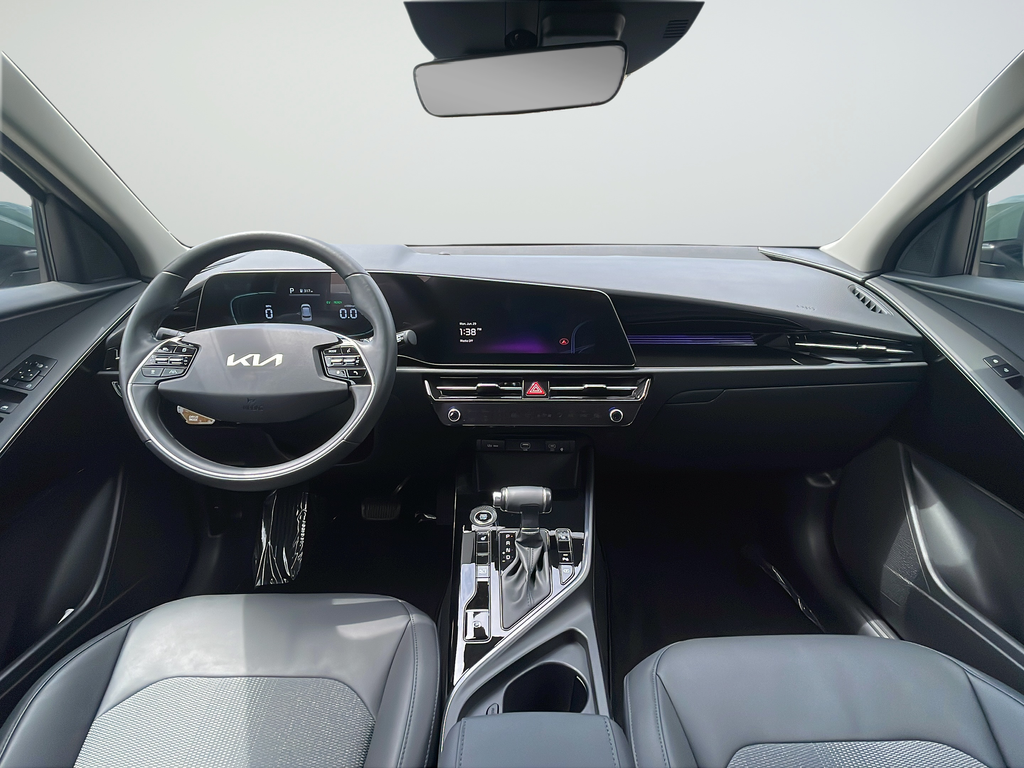 Used 2023 Green Kia EX image 9