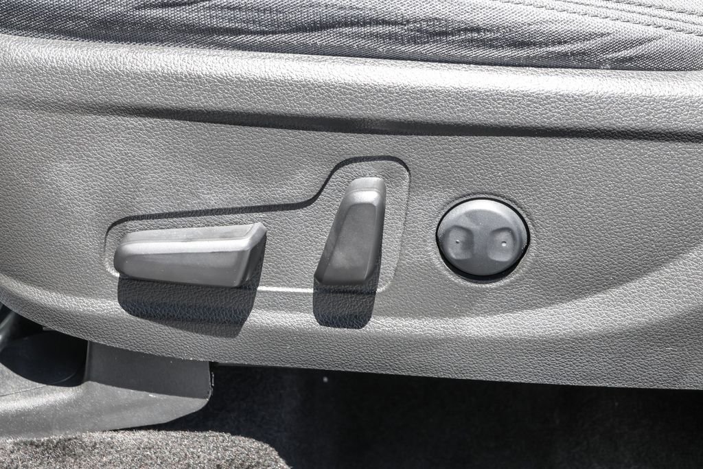 Certified Used 2023 Blue Hyundai SEL image 9