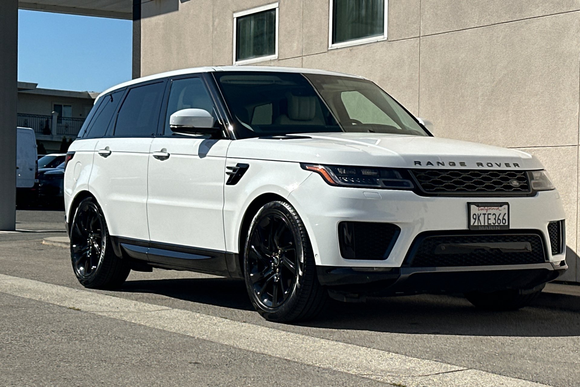 Used 2022 Fuji White Land Rover HSE Silver Edition image 9
