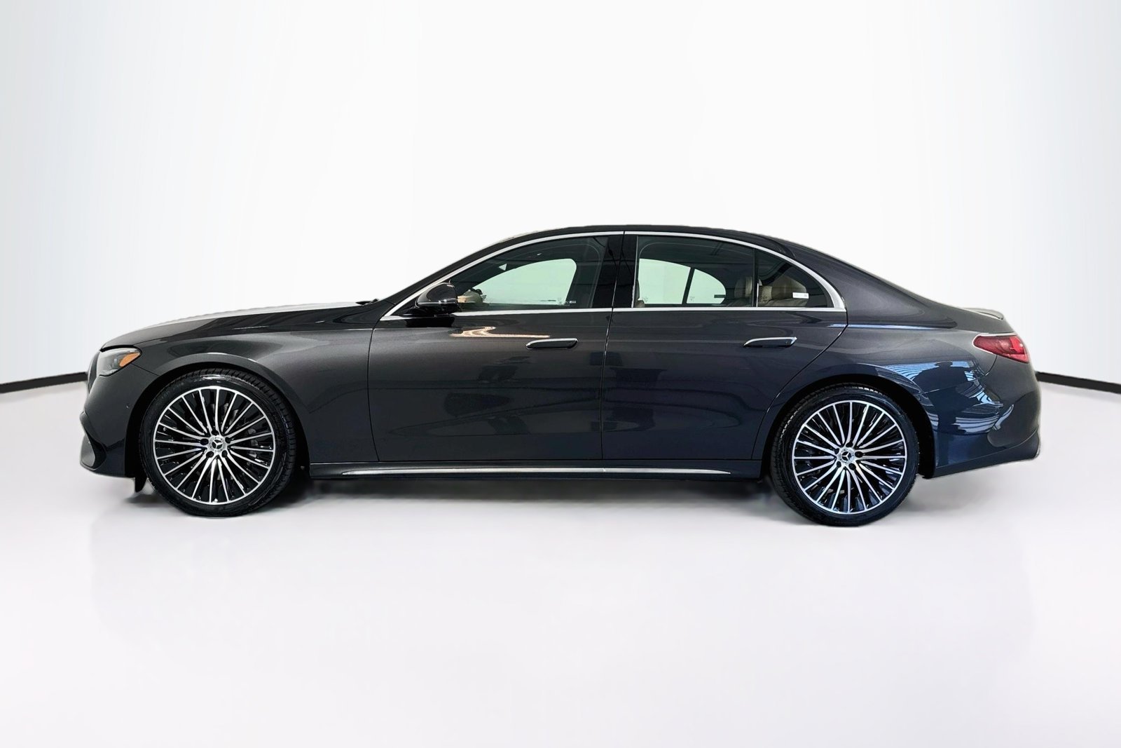 New 2027 Graphite Grey Metallic Mercedes-Benz E 450 image 8