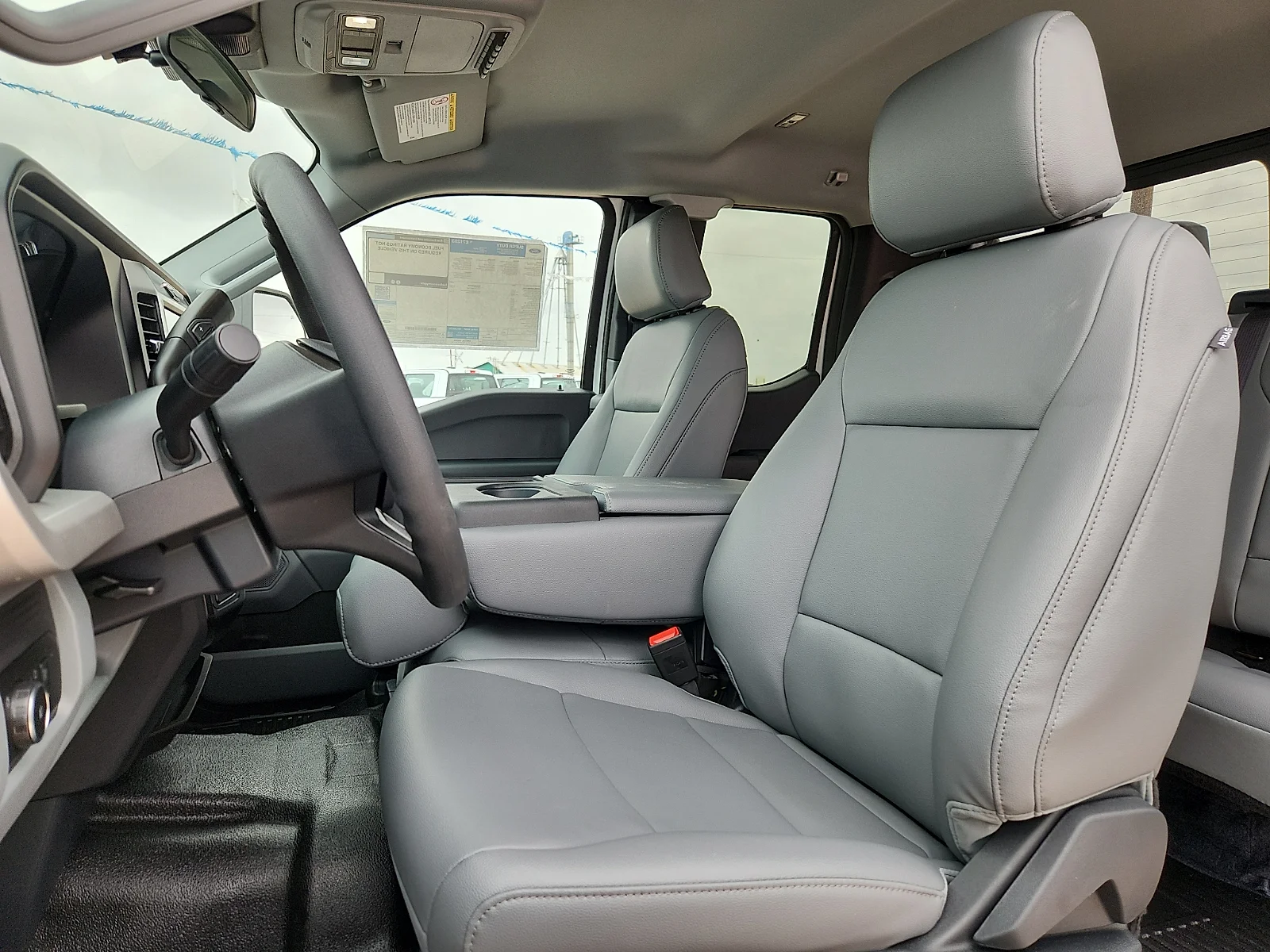 New 2026 Oxford White Ford XL image 17