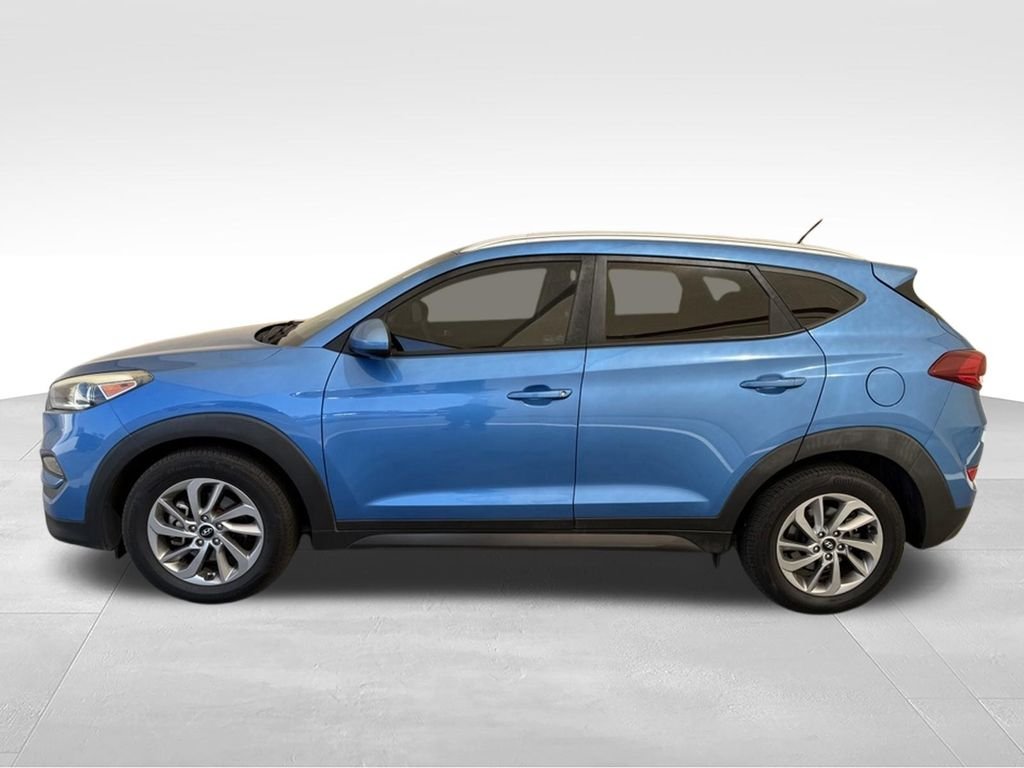 Used 2016 Caribbean Blue Hyundai SE image 8