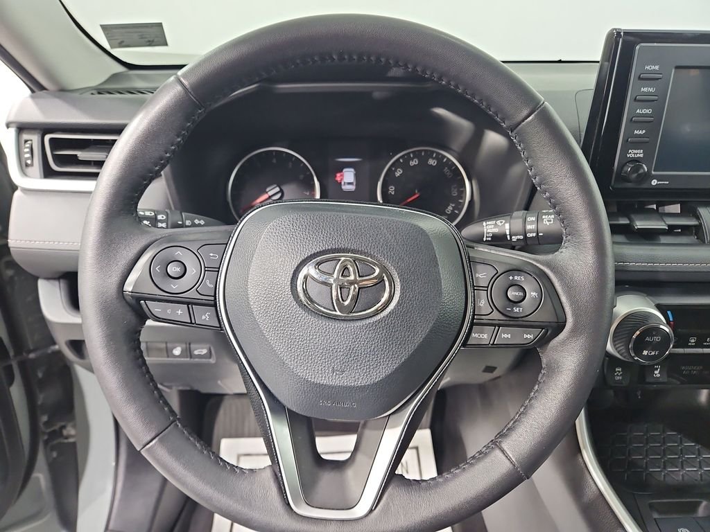 Used 2021  Toyota XLE image 15