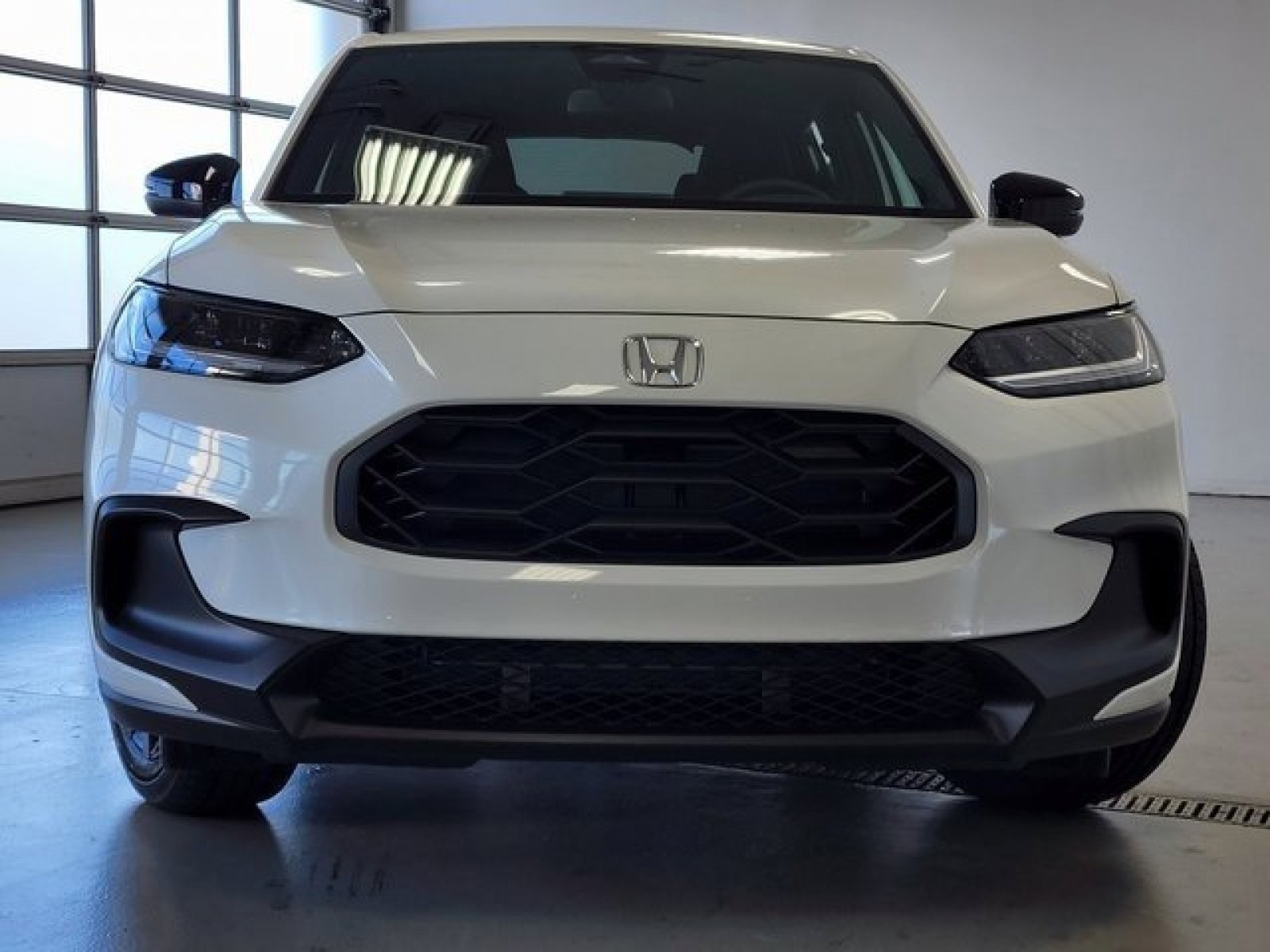 Used 2025 White Honda Sport image 2