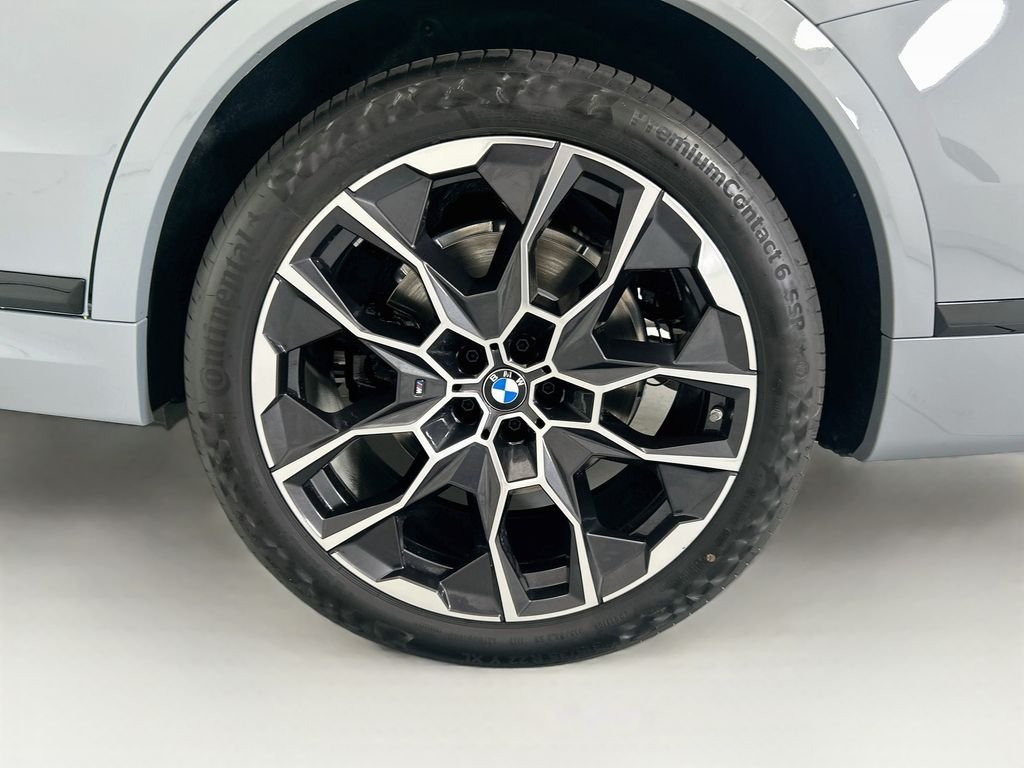 New 2027 Gray Metallic BMW xDrive40i image 30