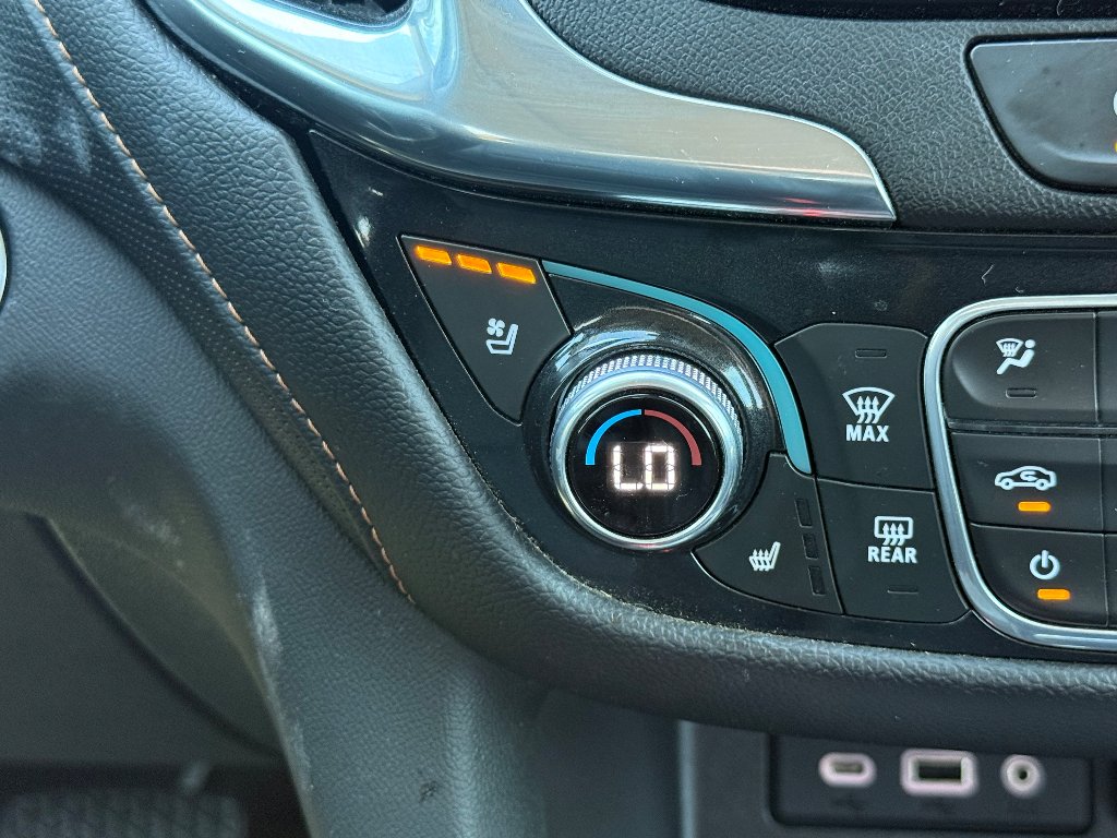 Used 2022 Silver Ice Metallic Chevrolet Premier image 26