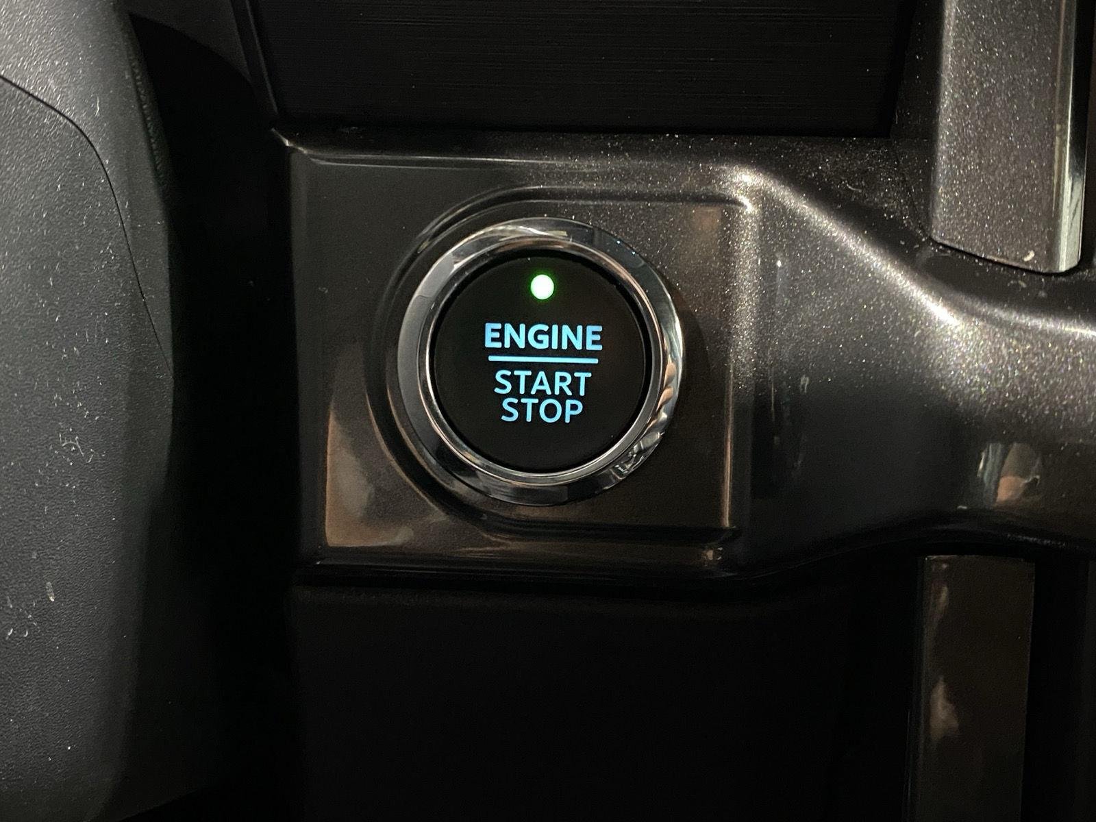 Used 2023 Avalanche Gray Ford XLT image 32