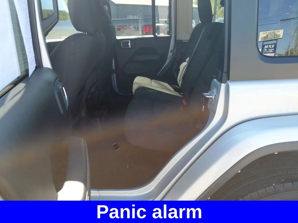 Used 2022 Silver Jeep Unlimited Sahara image 19