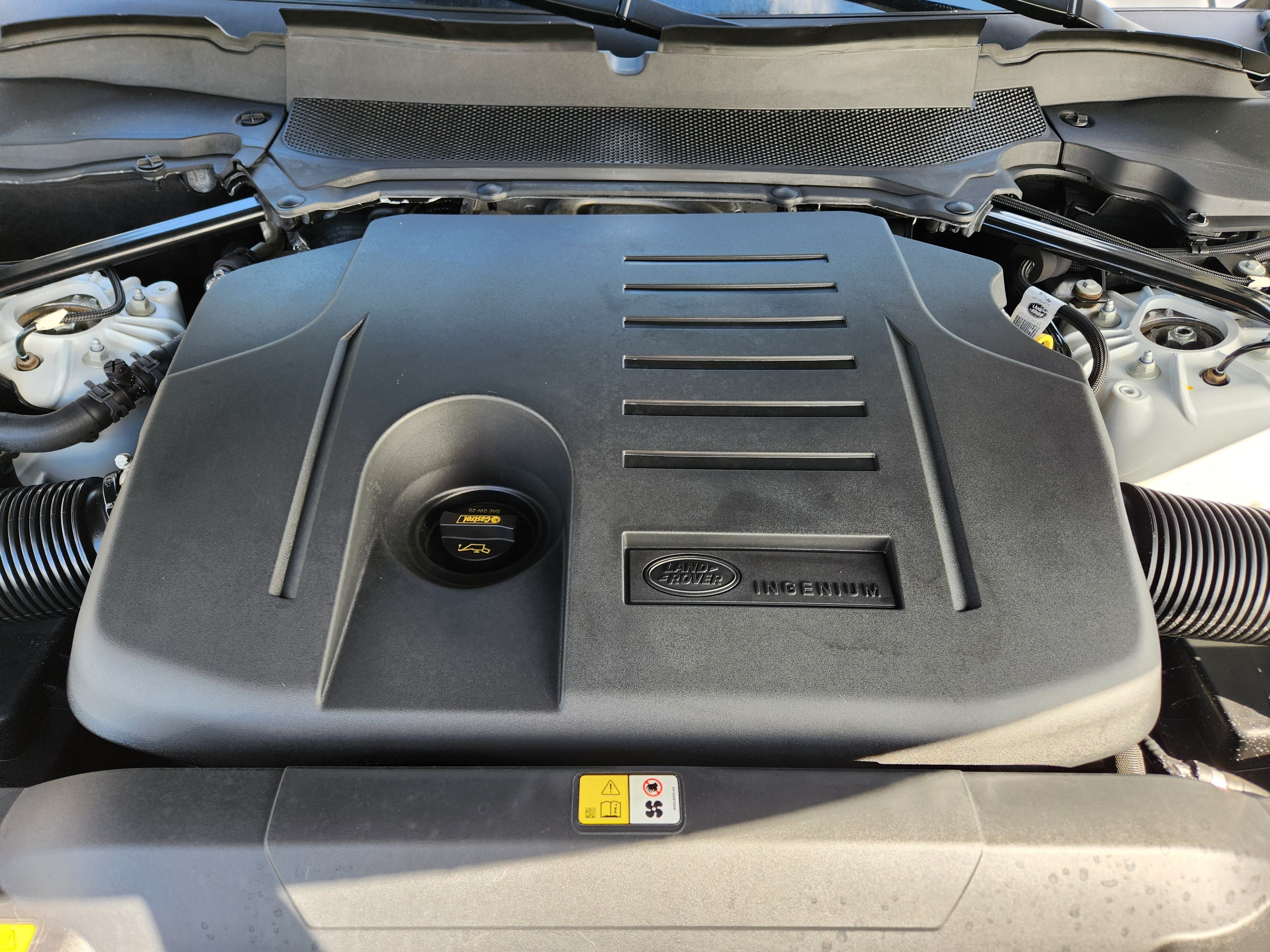 Used 2022 Fuji White Land Rover HSE Silver Edition image 9