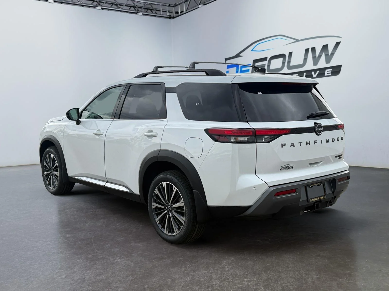 New 2026 Everest White Pearl Tricoat Nissan Platinum image 5
