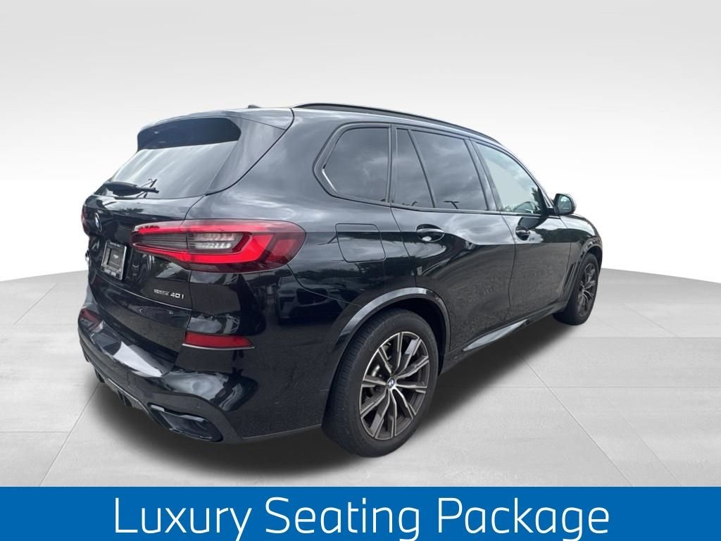 Used 2022 Black BMW sDrive40i image 3