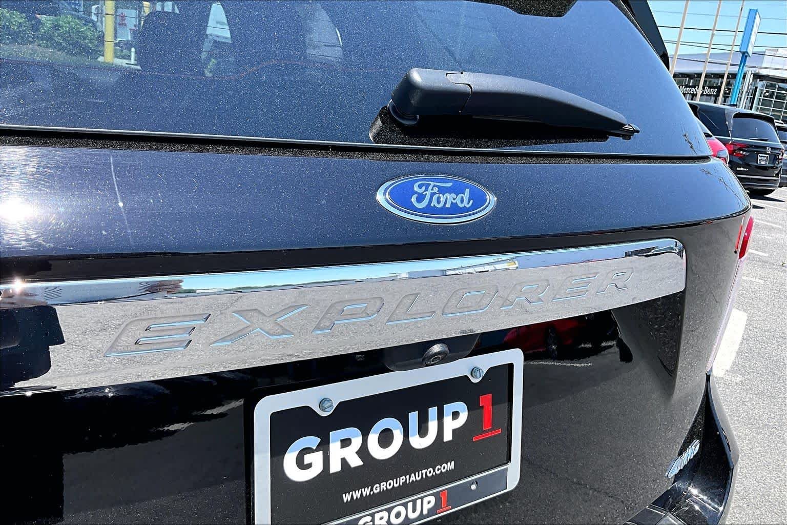 Used 2023 Agate Black Metallic Ford Limited image 31