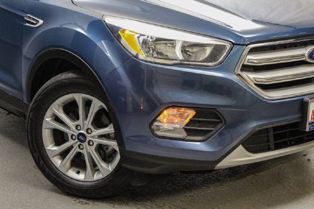 Used 2018 Ford Escape SE with VIN 1FMCU0GDXJUA07666 for sale in Arlington Heights, IL