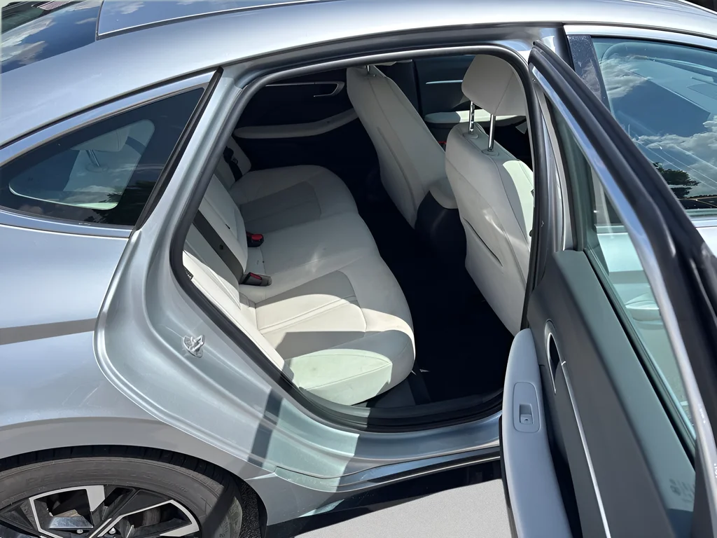 Used 2025 Silver Hyundai SEL image 11