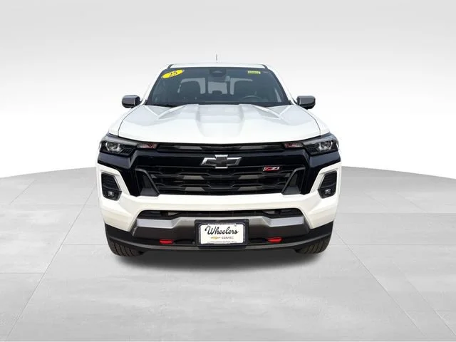 Used 2025 Summit White Chevrolet Z71 image 9