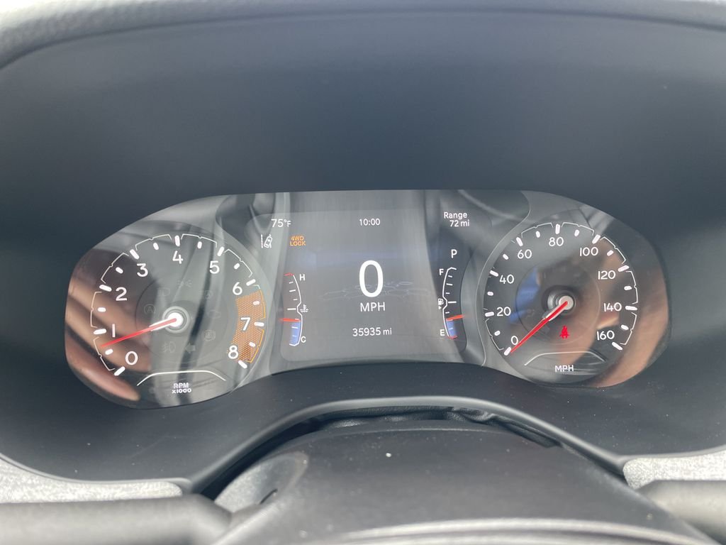 Used 2023 Black Jeep Latitude Lux image 17