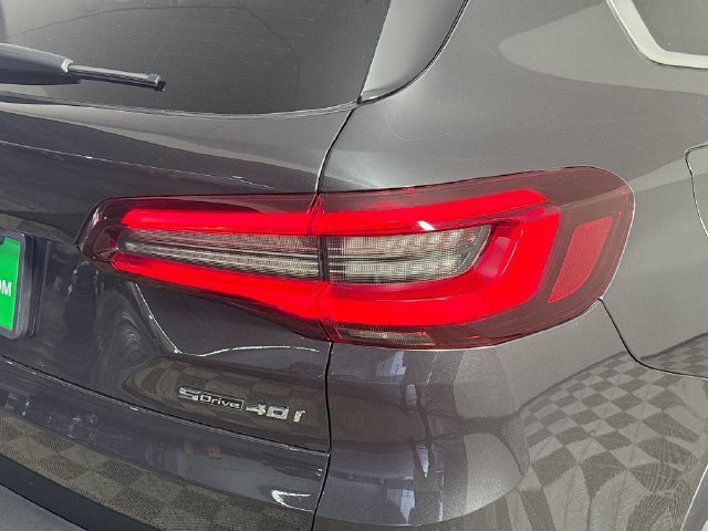 Used 2023 Dark Graphite Metallic BMW sDrive40i image 30